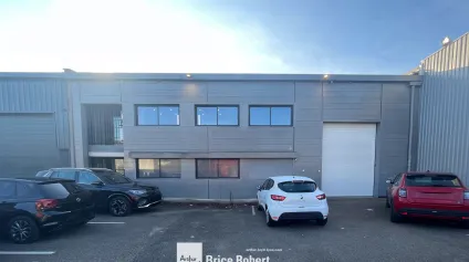 A vendre - Entrepôt indépendant de 450 m² - Villeurbanne - Offre immobilière - Arthur Loyd