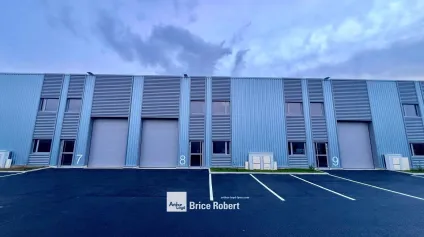 Locaux industriels à vendre à Saint-Vulbas avec parkings privatifs - Offre immobilière - Arthur Loyd