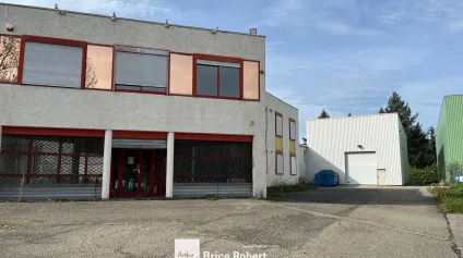 A vendre ou à louer - Deux bâtiment d'activités comprenant des quais - Brignais - Offre immobilière - Arthur Loyd