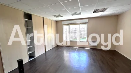 A VENDRE / A LOUER - BUREAUX DE PLAIN-PIED A VENDRE - CAEN NORD - Offre immobilière - Arthur Loyd