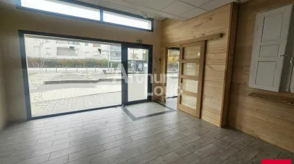 AVRILLE LOCAL COMMERCIAL DE 130 M² A LOUER - Offre immobilière - Arthur Loyd