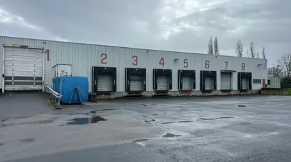 À VENDRE  Bâtiment industriel et logistique de 14&nbsp;000 m² dont 2200 m² de bureaux - Offre immobilière - Arthur Loyd