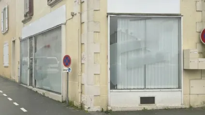 LA ROCHE-SUR-YON  LOCAL COMMERCIAL 66 M² À LA LOCATION - Offre immobilière - Arthur Loyd