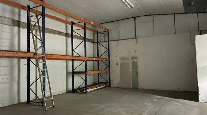 Local professionnel d'une surface de 325 m2 avec accès PMR et parking VL, bénéficiant d'une excellente visibilité - sur un axe passant à Soissons, disponible immédiatement à la loca... - Offre immobilière - Arthur Loyd