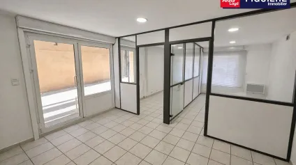 BUREAUX À VENDRE EN CENTRE-VILLE D'AIX AVEC BOX FERMÉ - Offre immobilière - Arthur Loyd