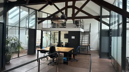 A VENDRE - IMMEUBLE BUREAUX - ILE DE VERSAILLES - ERDRE - Offre immobilière - Arthur Loyd