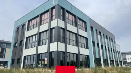 Bureau de 195 m2 à louer, en façade d'un axe passant à Genay, au Nord de Lyon - Offre immobilière - Arthur Loyd