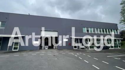 Local d'activité - 431 m² - À LOUER - COLOMBELLES - Offre immobilière - Arthur Loyd