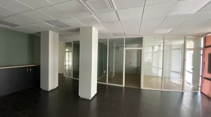 <br />A louer Bureaux La Rochelle 130 m²<br /> - Offre immobilière - Arthur Loyd
