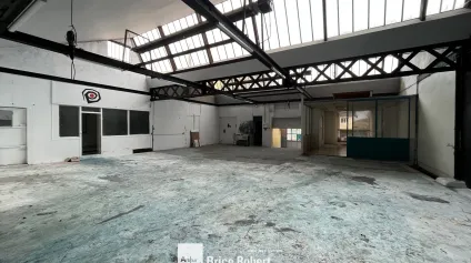 Location local d’activités avec parking privatif à Rillieux-la-Pape - Offre immobilière - Arthur Loyd