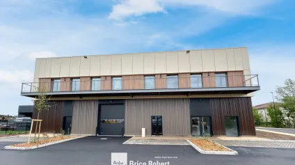 A vendre ou à louer - Locaux d'activités neufs livrés bruts avec cour de desserte - Rillieux la Pape - Offre immobilière - Arthur Loyd