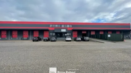 A louer - Bâtiment typé logistique équipé de 10 quais - Saint-Quentin-Fallavier - Offre immobilière - Arthur Loyd