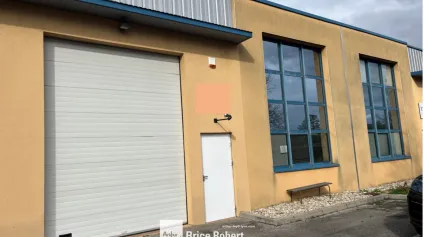 A LOUER - Local d'activités - RILLIEUX LA PAPE - Offre immobilière - Arthur Loyd