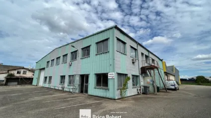 A louer - Local d'activités avec bureaux et un bâtiment annexe d'activités - Décines Charpieu - Offre immobilière - Arthur Loyd
