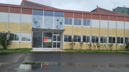 Bureaux à louer 200 m²  Châtellerault Nord  Visibilité commerciale et accessibilité immédiate axe très fréquenté - Offre immobilière - Arthur Loyd