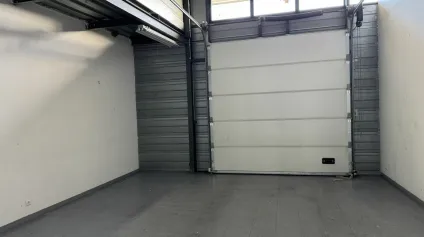 SAINT CYR SUR LOIRE LOCAL D'ACTIVITE A LOUER 82 M² - Offre immobilière - Arthur Loyd