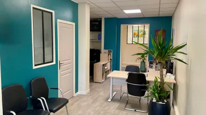 A LOUER BUREAU / LOCAL COMMERCIAL 81 M2 - COMPIEGNE HYPER CENTRE - Offre immobilière - Arthur Loyd