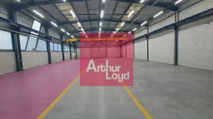 RIOM A VENDRE LOCAL ACTIVITE 1532 M² - PARCELLE 5000 M² - 2 PONTS ROULANTS - Offre immobilière - Arthur Loyd