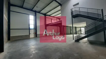 CLERMONT-FERRAND ZONE DES GRAVANCHES A LOUER LOCAL ACTIVITE 325 M² - PROGRAMME NEUF - - Offre immobilière - Arthur Loyd
