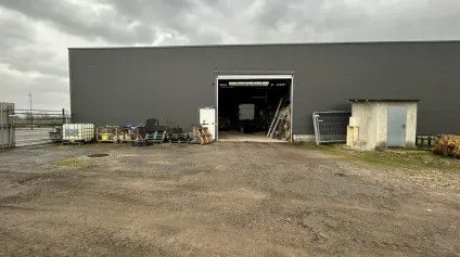 LOCAL D'ACTIVITE - ENTREPOT à LOUER de 400 m² - Offre immobilière - Arthur Loyd