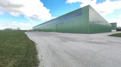 A louer - Entrepôt de 4500m2 divisible à partir de 2100m2 à 15min du péage de sainte-Menehould - Offre immobilière - Arthur Loyd