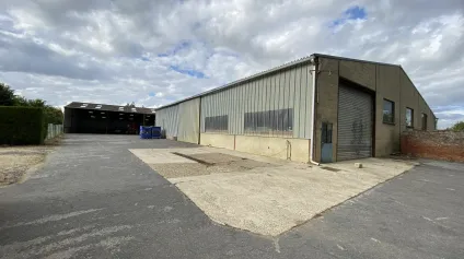 A LOUER LOCAL D'ACTIVITÉ 1122 M2 À LIEUVILLERS - Offre immobilière - Arthur Loyd