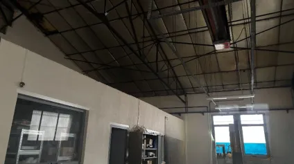 À LOUER : Local d'activité de 150 m² dans un parc collectif clos et enrobé situé sur l'Ouest de Saint-Etienne, avec un bon accès camions et de nombreux parkings, à proximité de la... - Offre immobilière - Arthur Loyd