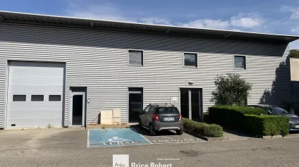 A louer - Local d'activités avec un accès par portail avec contrôle d'accès - Lyon 7ème - Offre immobilière - Arthur Loyd