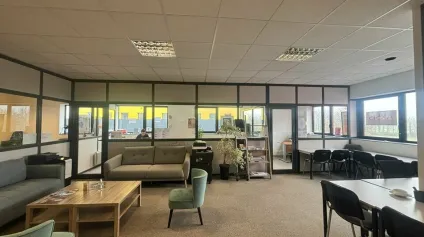 À LOUER  Bureaux d'environ 140 m²  Zone Nord de La Roche-sur-Yon (85) - Offre immobilière - Arthur Loyd