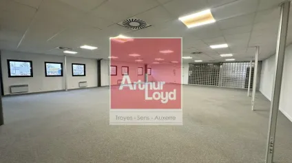 À LOUER  Bureaux 188 m² - TROYES - Offre immobilière - Arthur Loyd