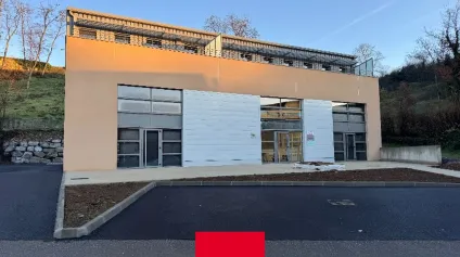 Locaux commerciaux et bureaux à louer à LEGNY avec visibilité sur l'axe passant. - Offre immobilière - Arthur Loyd