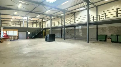 LOCAL D'ACTIVITE - ENTREPOT à LOUER de 630 m² - Offre immobilière - Arthur Loyd