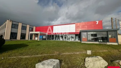 LE RHEU - LOCAL D'ACTIVITE A VENDRE - Offre immobilière - Arthur Loyd