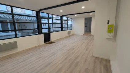 A LOUER - BUREAUX - 100 M2 - SAINT-QUENTIN - Offre immobilière - Arthur Loyd
