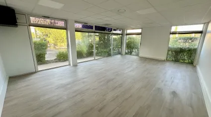 PETITE SURFACE DE BUREAUX EN RDC À LOUER OU À VENDRE - Offre immobilière - Arthur Loyd