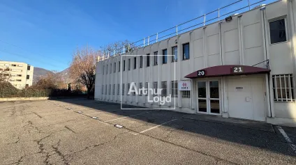 Bureau de 197m² saint martin d'hères nombreuse places de parking - Offre immobilière - Arthur Loyd