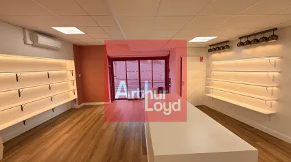 Local commercial hyper centre Agen 90 m2 - Offre immobilière - Arthur Loyd