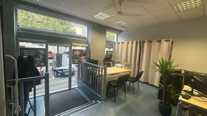 À LOUER  Bureaux  Place du Théâtre  La Roche-sur-Yon (85) - Offre immobilière - Arthur Loyd