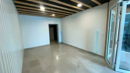 À louer  Local commercial de 18,5 m² à proximité de La Roche-sur-Yon  Axe passant D747 - Offre immobilière - Arthur Loyd