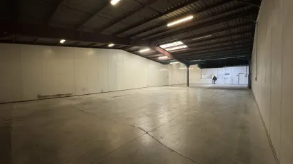 SAINT-AVERTIN / LES AUBUIS JEAN PERRIN - LOCAL D'ACTIVITES A LOUER DE 450 M² - Offre immobilière - Arthur Loyd