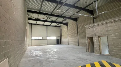 2 cellules de 600m2 environ divisible à partir de 300m2 environ à louer à BEAUVAIS - Offre immobilière - Arthur Loyd