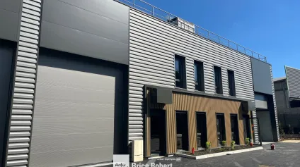 A vendre ou à louer - Cellule d'activité neuve au sein d'un parc d'activités avec panneaux photovoltaïques - Vénissieux - Offre immobilière - Arthur Loyd