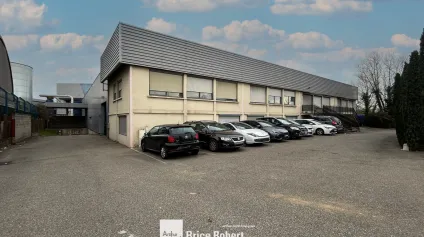 A louer - Local d'activités avec 1 quai PL et 8 quais VL - Saint-Priest - Offre immobilière - Arthur Loyd