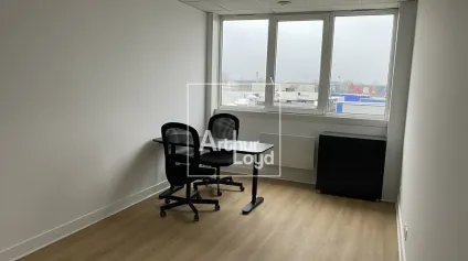 BUREAUX RENOVES MOISSY CRAMAYEL - Offre immobilière - Arthur Loyd