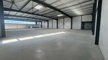 TOURS NORD LE CASSANTIN - A VENDRE BATIMENT D'ACTIVITES DE 1&nbsp;640 M² - TERRAIN 3&nbsp;130 M² - Offre immobilière - Arthur Loyd