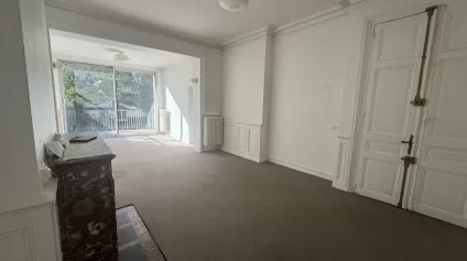 TOURS CENTRE A LOUER BUREAU DE 52 M² - POSSIBILITE 2 PARKINGS - Offre immobilière - Arthur Loyd