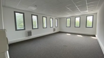 Bureaux à louer à Saint-Nazaire avec parking et terrasse commune 58 m2 - Offre immobilière - Arthur Loyd