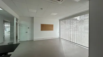 A LOUER - BUREAUX - SERVICES - CENTRE VILLE ST NAZAIRE - GARE - 250 M2 - Offre immobilière - Arthur Loyd