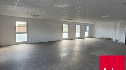 SAINT JEAN DE LUZ - Bureau neuf 114 m² - A VENDRE  Zone tertiaire avec vue dégagée et excellente accessibilité - Offre immobilière - Arthur Loyd