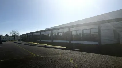 LOCAL D'ACTIVITÉ / BÂTIMENT PROFESSIONNEL 1&nbsp;500 m²  EMPLACEMENT N°1  NIORT - Offre immobilière - Arthur Loyd